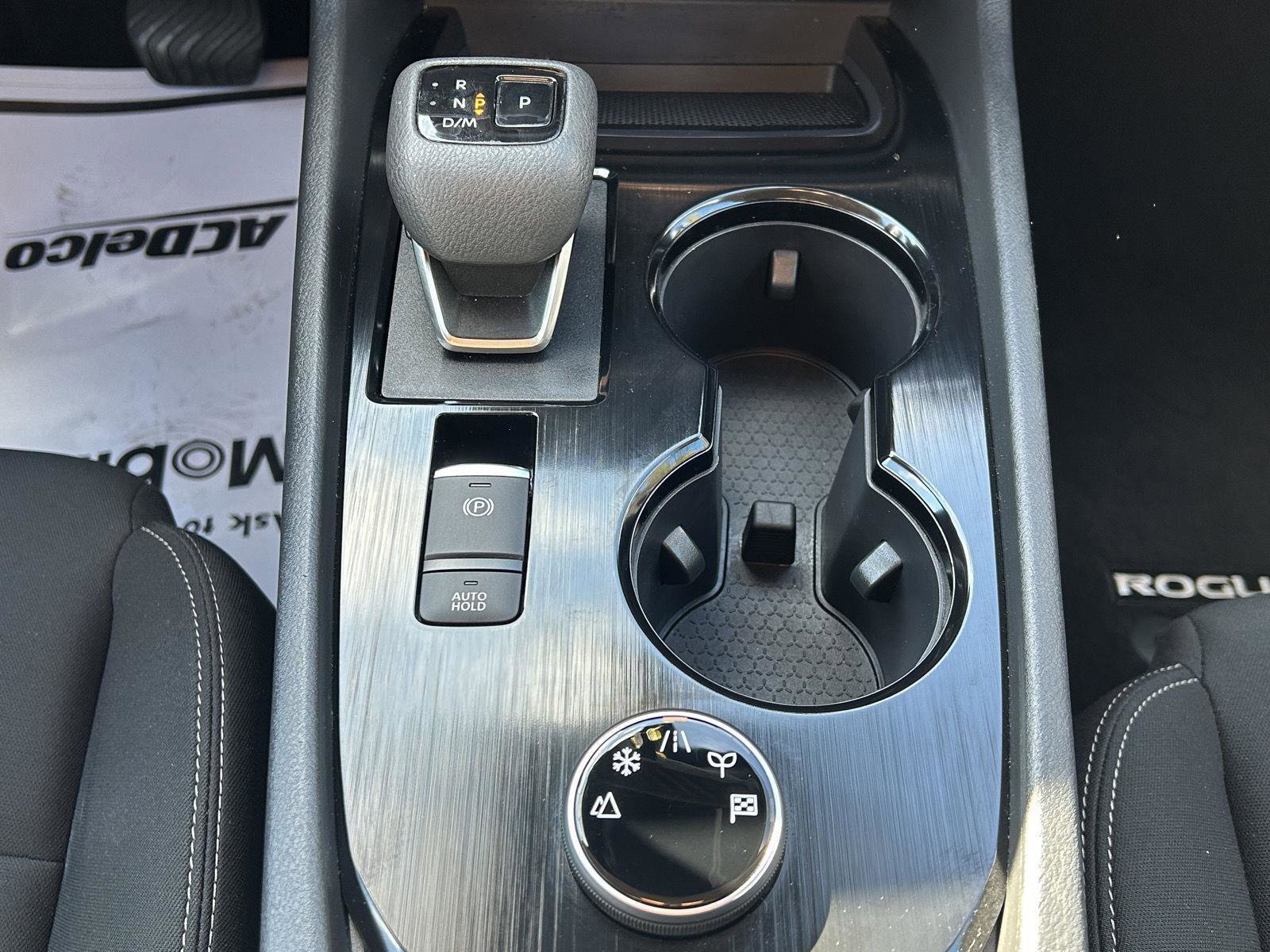 Used 2023 Nissan Rogue S image 16