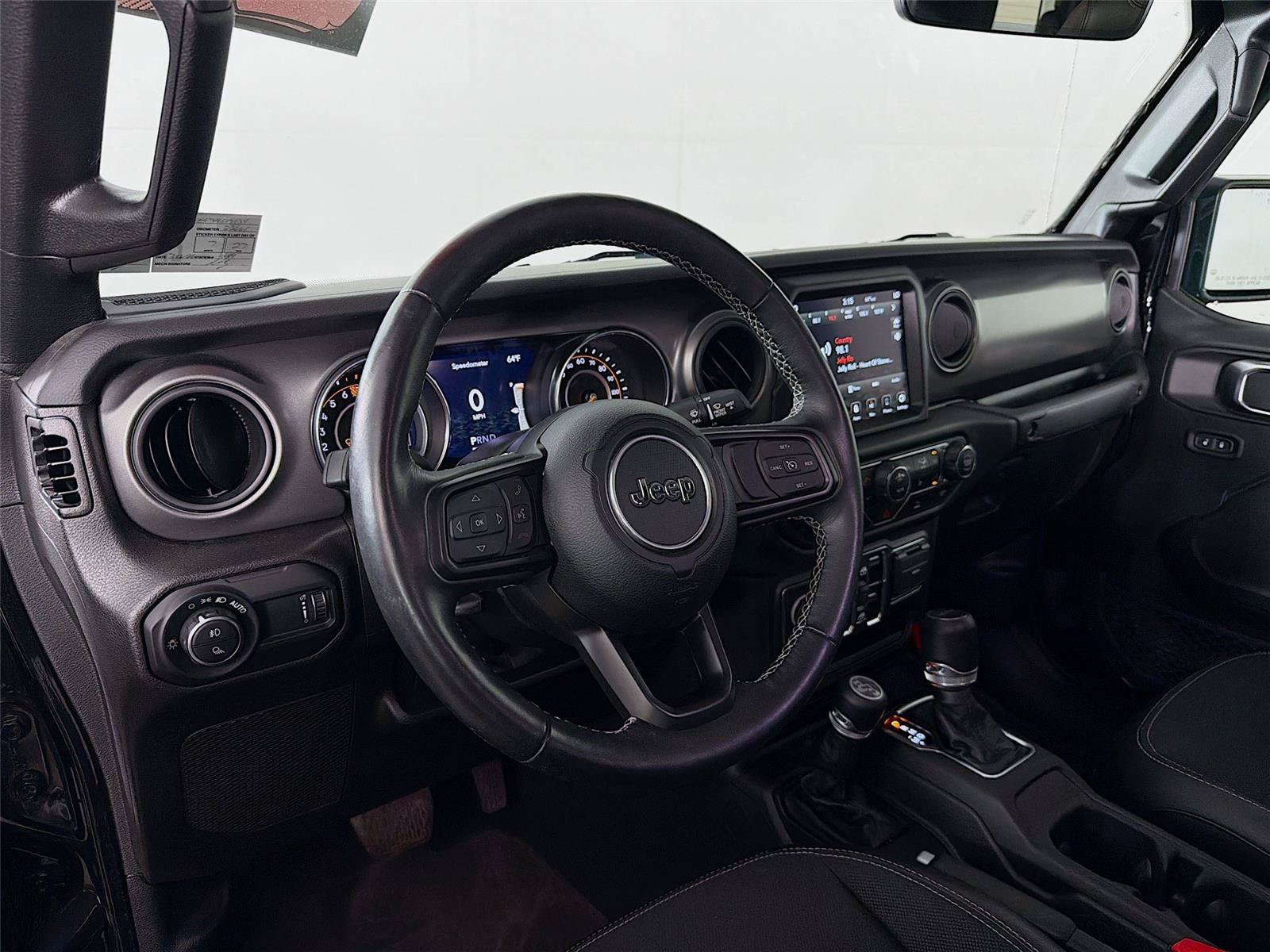 Used 2023 Jeep Gladiator Sport AWD/4WD image 16