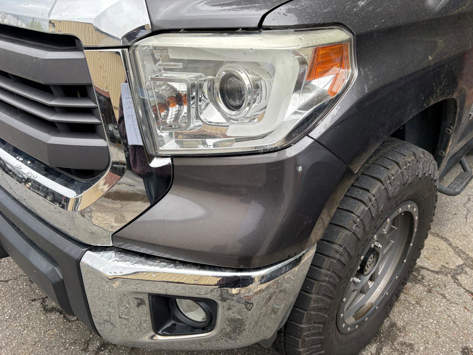 Used 2015 Toyota Tundra SR5 w/ SR5 Upgrade Package image 4