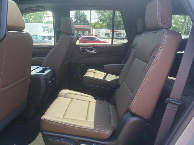 Used 2024 Chevrolet Tahoe High Country w/ Premium Package 2 AWD/4WD image 14