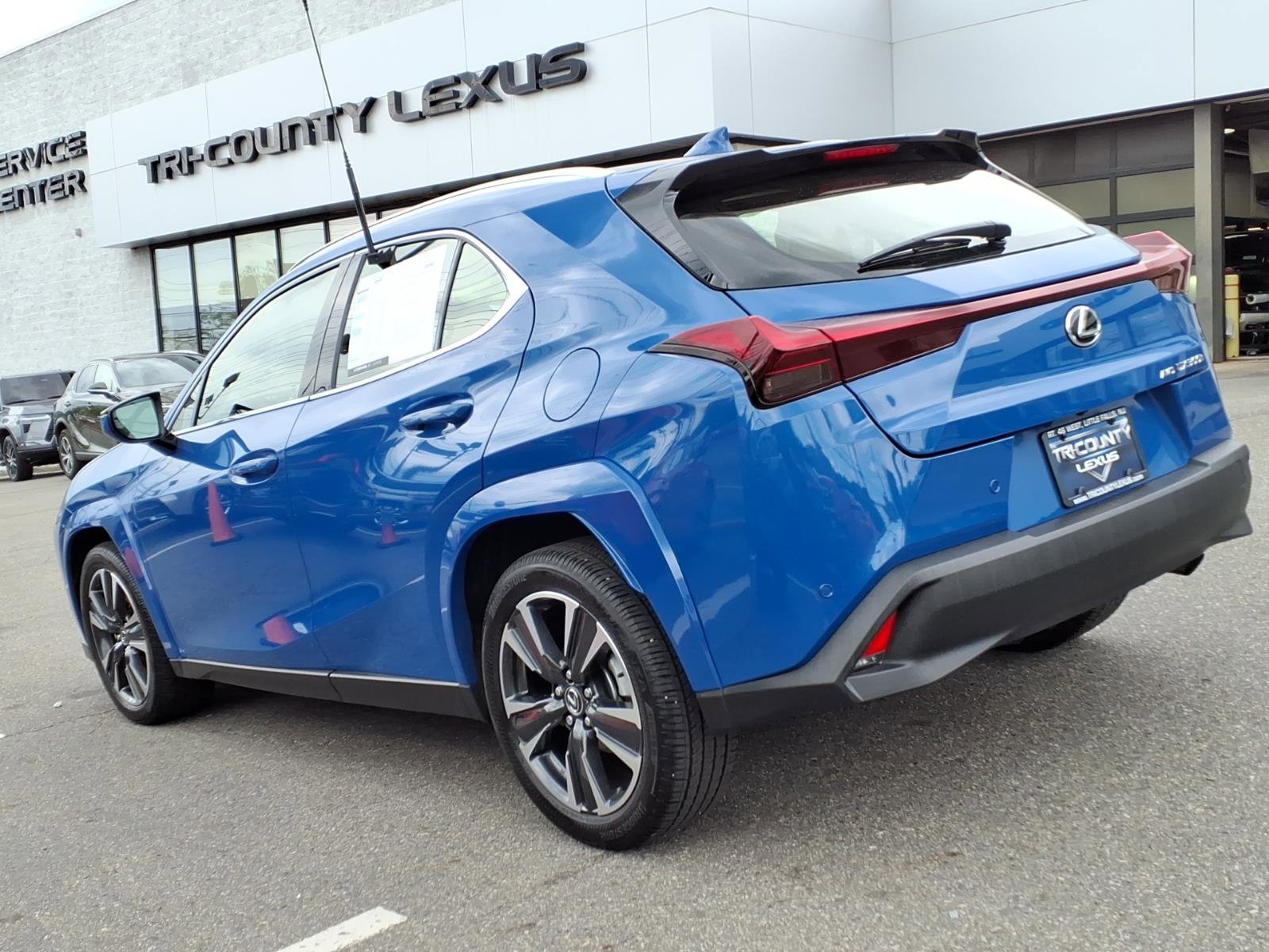 Certified 2025 Lexus UX 300h AWD w/ Accessory Package (Z1) image 4