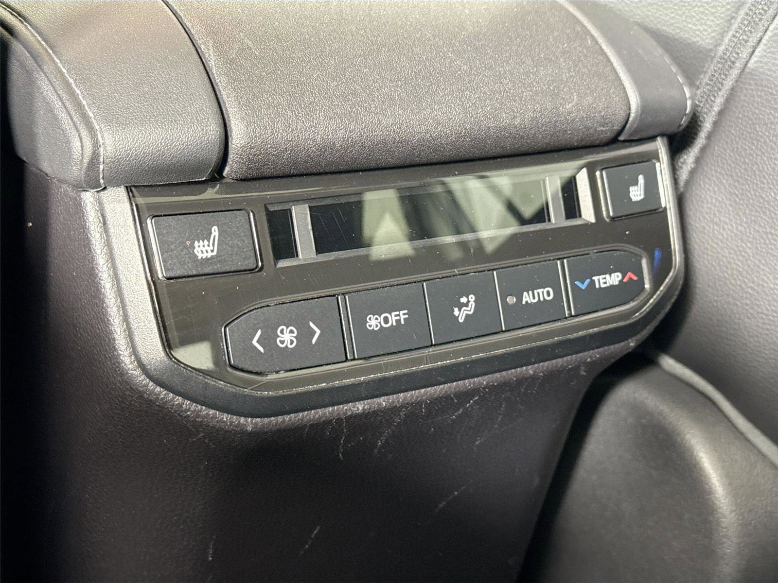 Certified 2021 Toyota Highlander Platinum AWD/4WD image 39