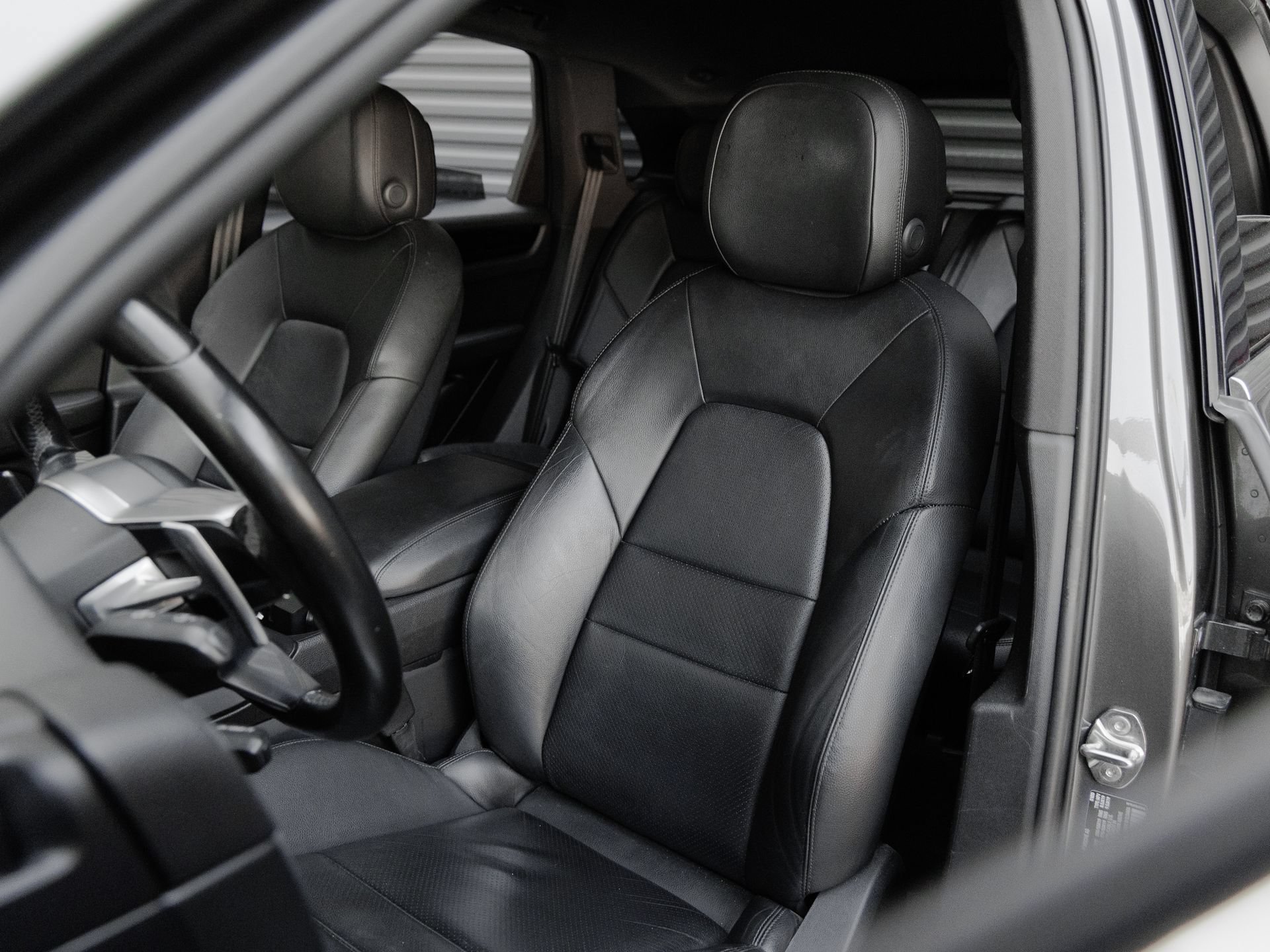 Certified 2020 Porsche Cayenne AWD/4WD image 5