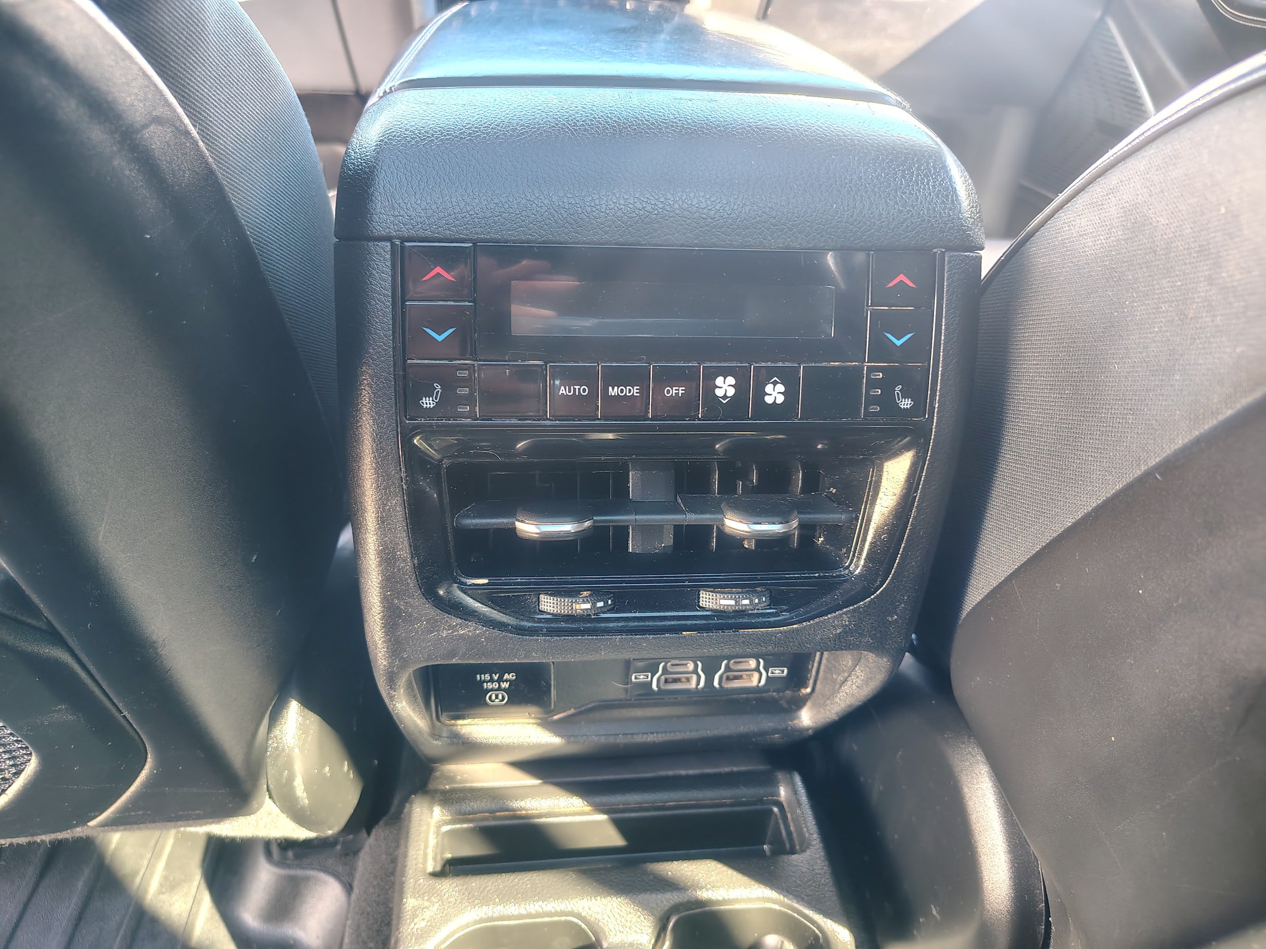 Certified 2022 Jeep Grand Cherokee L Overland w/ Luxury Tech Group IV AWD/4WD image 29