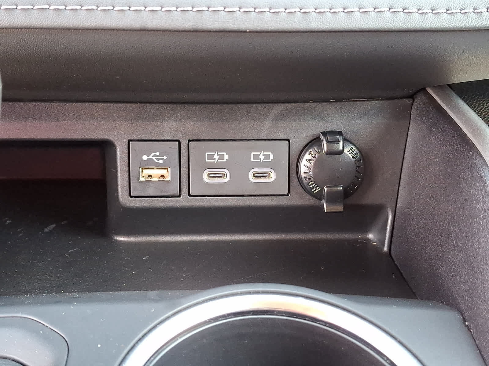 Used 2023 Toyota Highlander LE AWD/4WD image 30