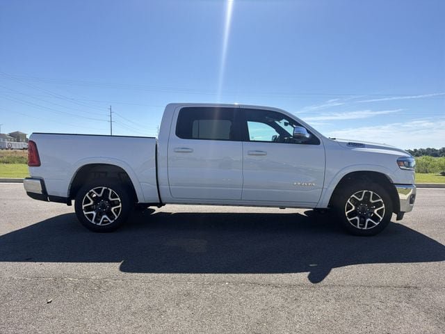 Used 2025 RAM 1500 Laramie AWD/4WD image 6