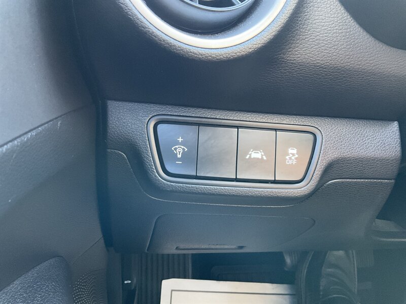 Used 2021 Kia Forte LXS FWD image 25