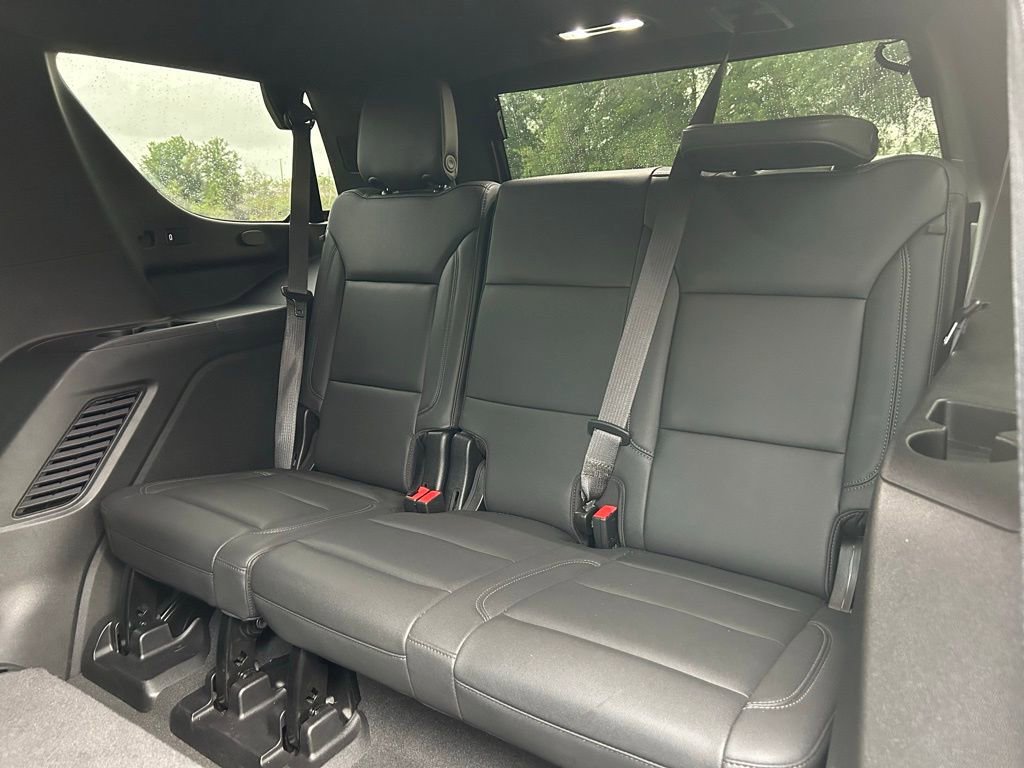 Used 2024 Chevrolet Tahoe LT w/ Luxury Package RWD image 13