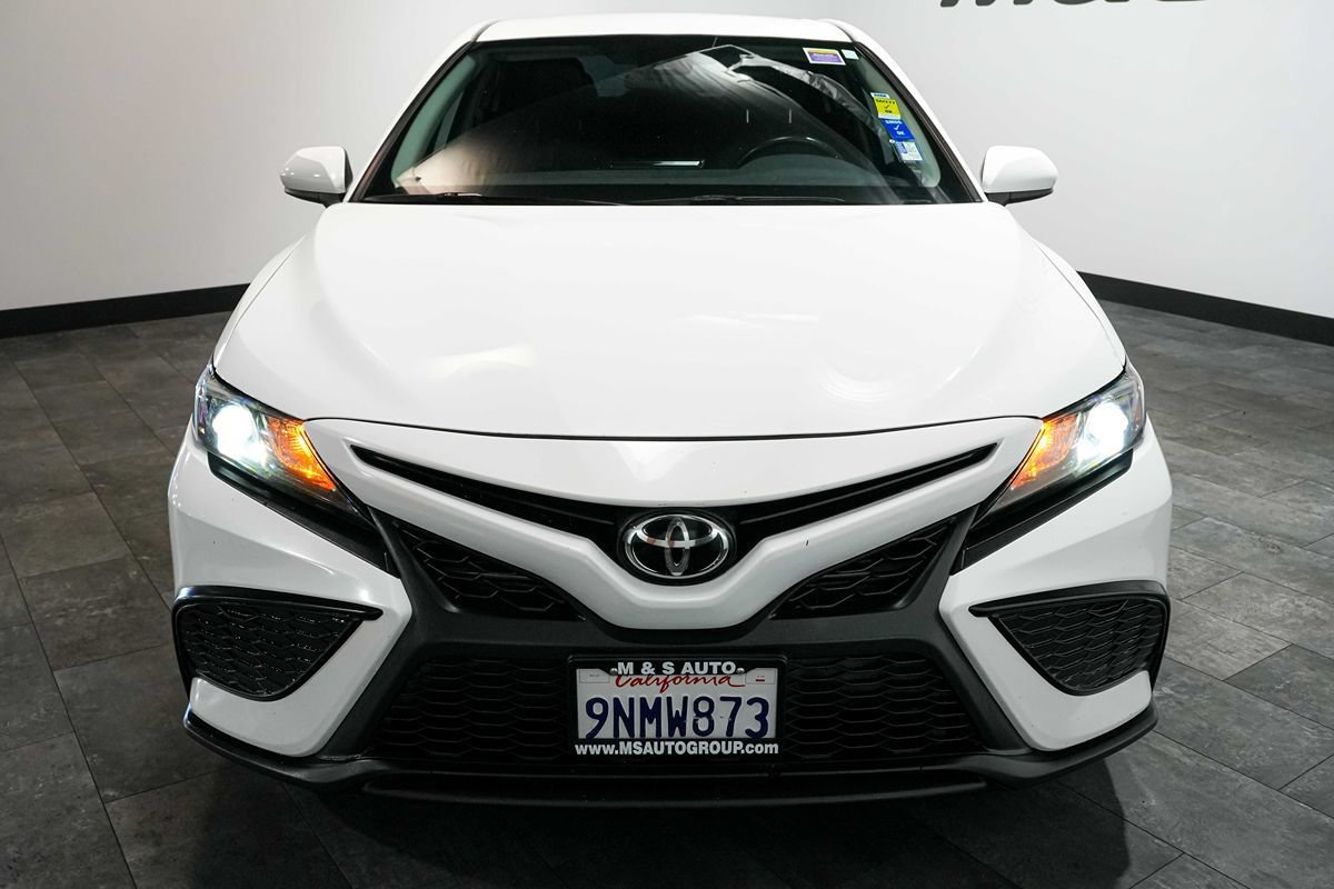 Used 2021 Toyota Camry SE FWD image 6