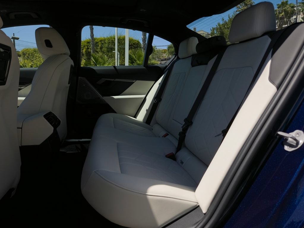 New 2026 BMW 530i w/ Executive Package RWD image 9