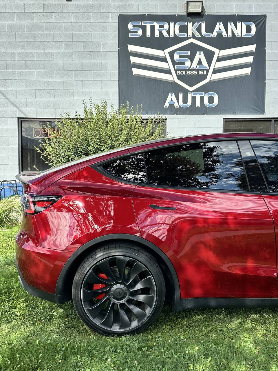 Used 2025 Tesla Model Y Performance AWD/4WD image 6