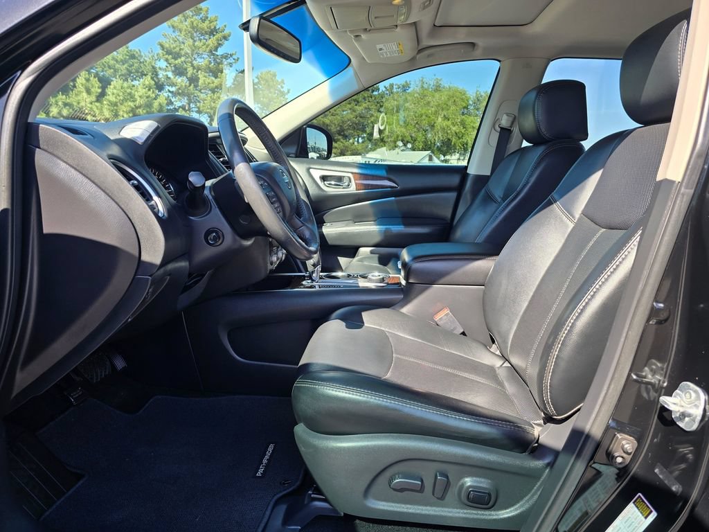 Used 2016 Nissan Pathfinder Platinum AWD/4WD image 12