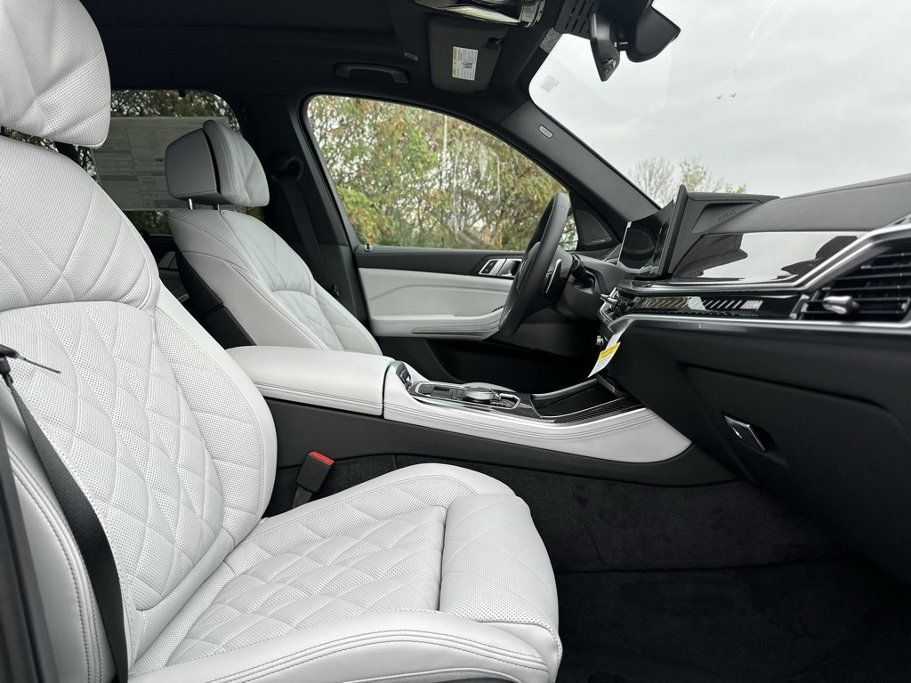 New 2026 BMW X5 M60i image 27
