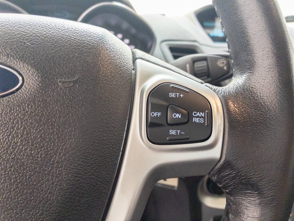 Used 2015 Ford Fiesta SE image 19