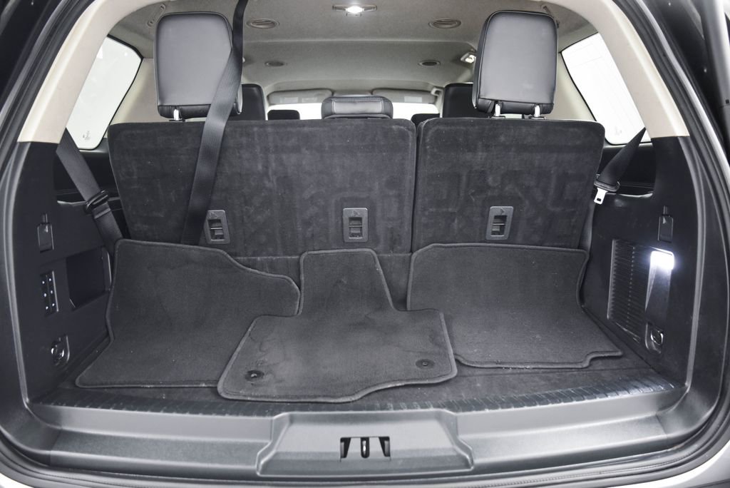 Used 2023 Ford Expedition XLT image 16