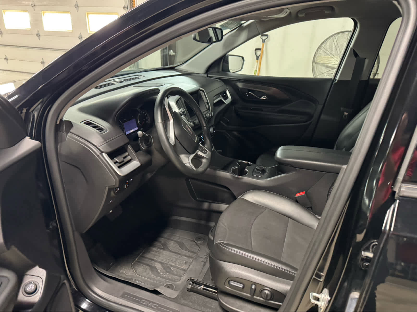 Certified 2024 GMC Terrain SLT w/ Infotainment Package II AWD/4WD image 15