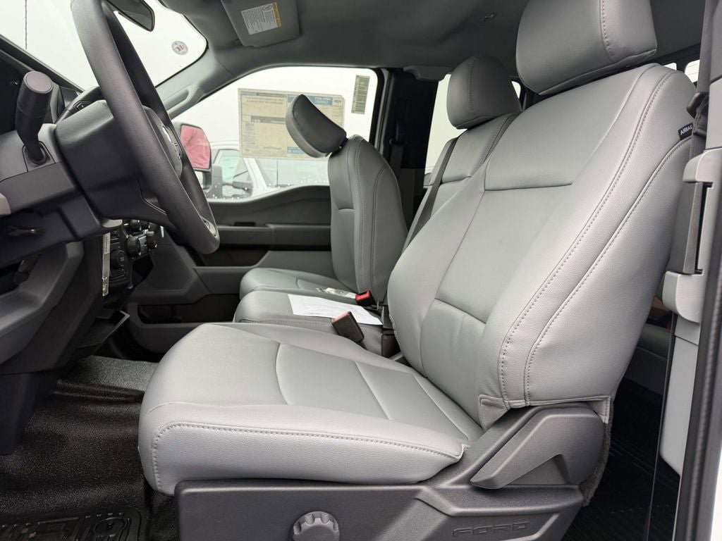 New 2026 Ford F550 4x4 Supercab Super Duty image 9