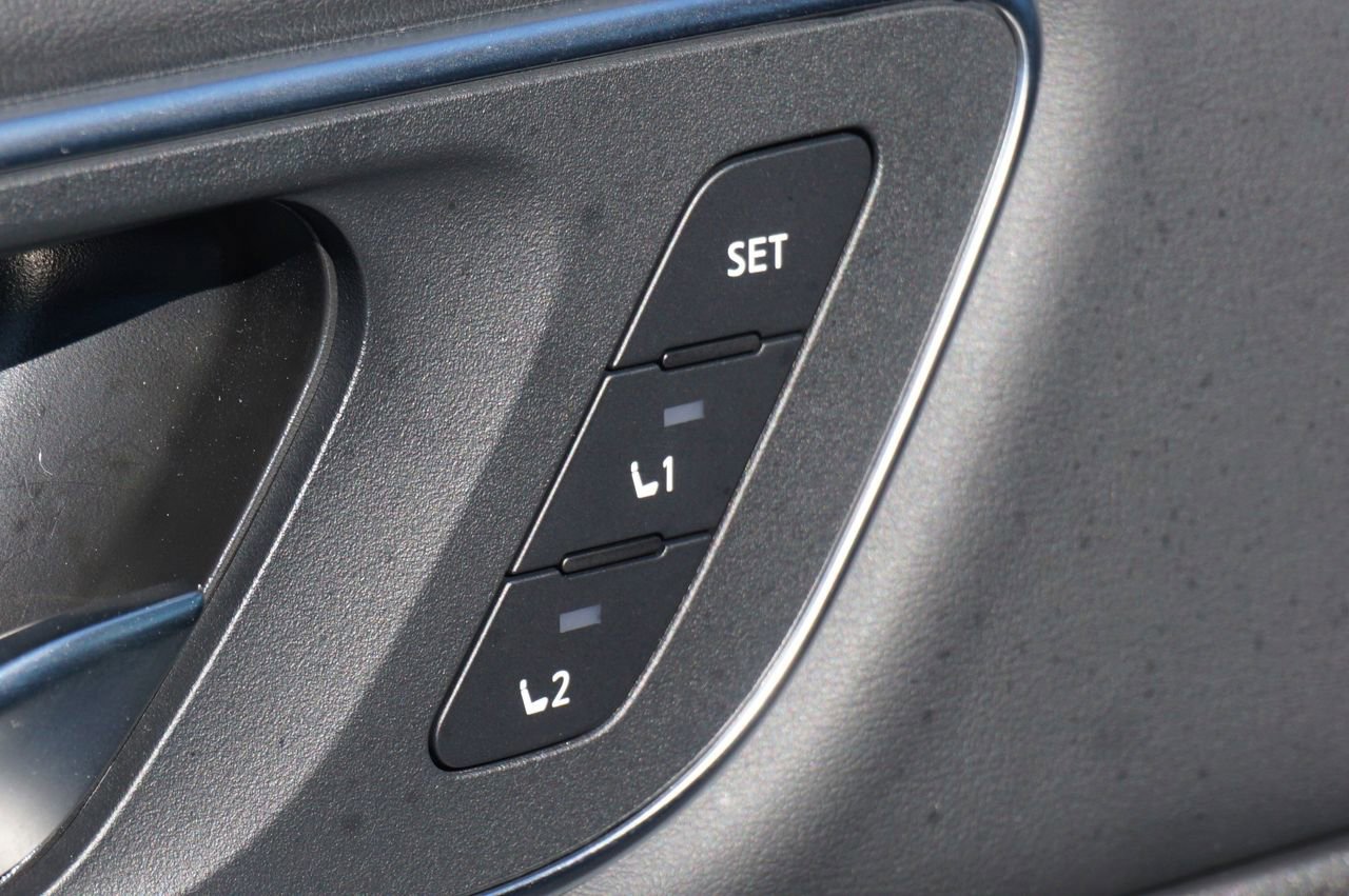 Certified 2025 Nissan Rogue Platinum w/ Platinum Premium Package image 32