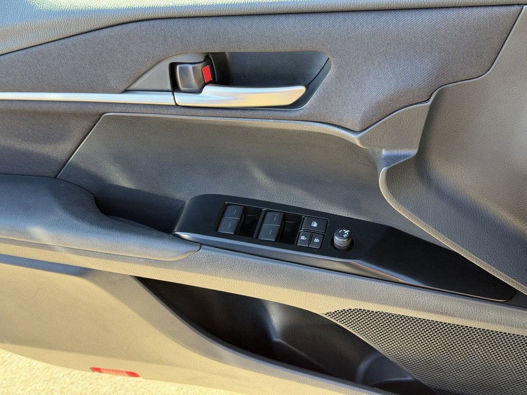Used 2025 Toyota Camry LE FWD image 26