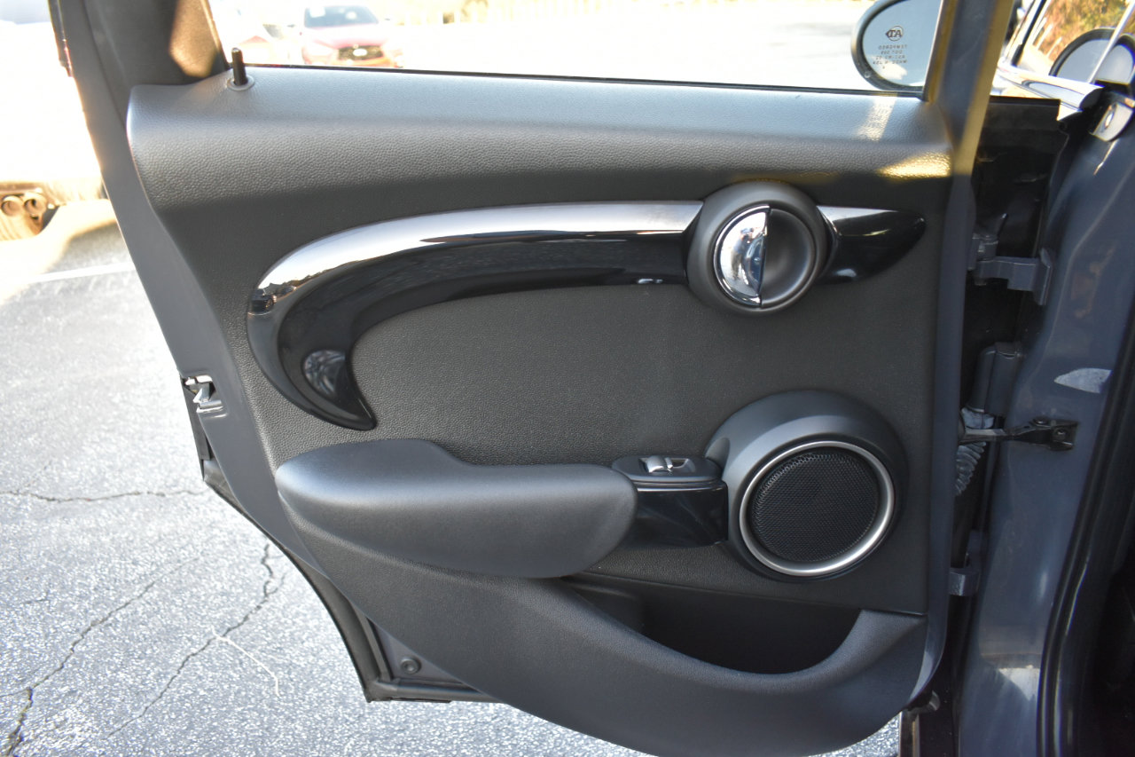 Used 2015 MINI Cooper S image 30