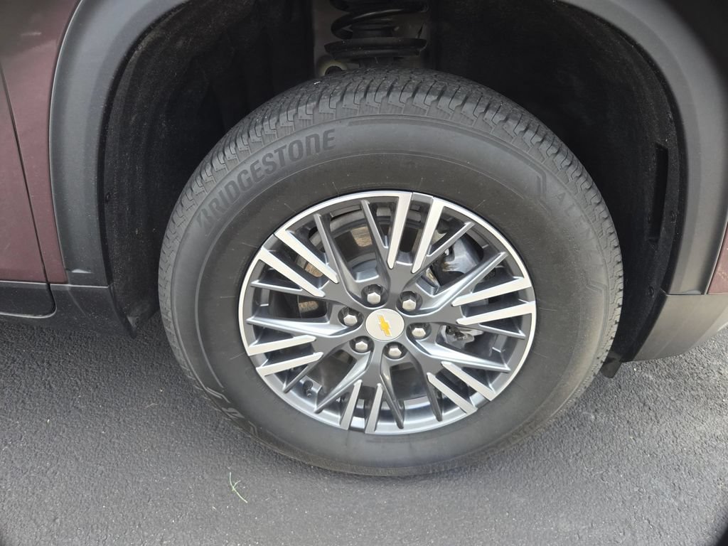 Used 2024 Chevrolet Traverse LT w/ Enhanced Driving Package FWD image 28
