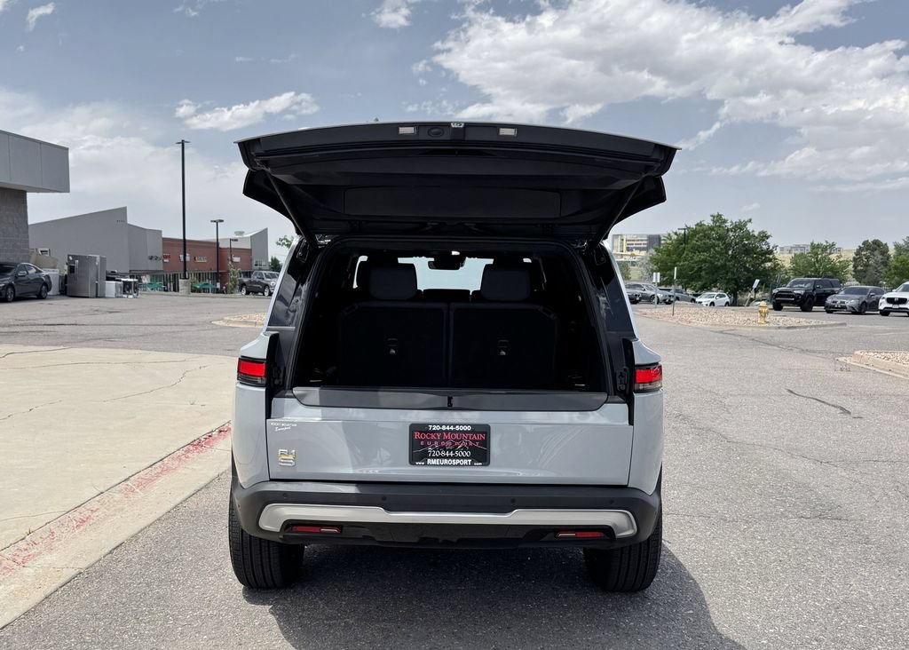 Used 2024 Rivian R1S Adventure AWD/4WD image 8