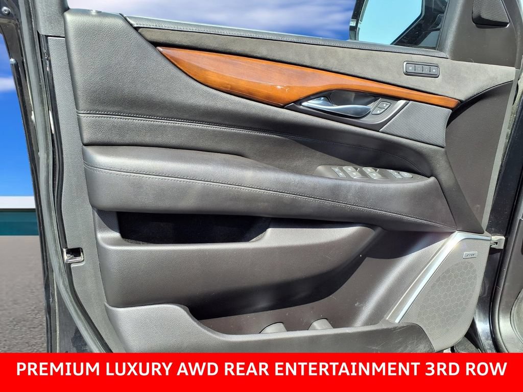 Used 2019 Cadillac Escalade Premium Luxury AWD/4WD image 26
