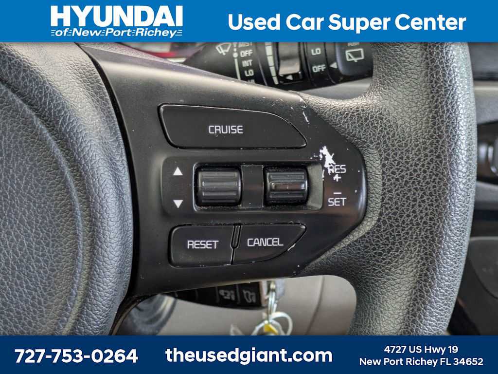 Used 2016 Kia Sedona LX w/ LX Convenience Package FWD image 33
