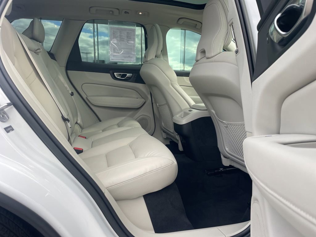 Certified 2023 Volvo XC60 B5 Plus w/ Climate Package image 16