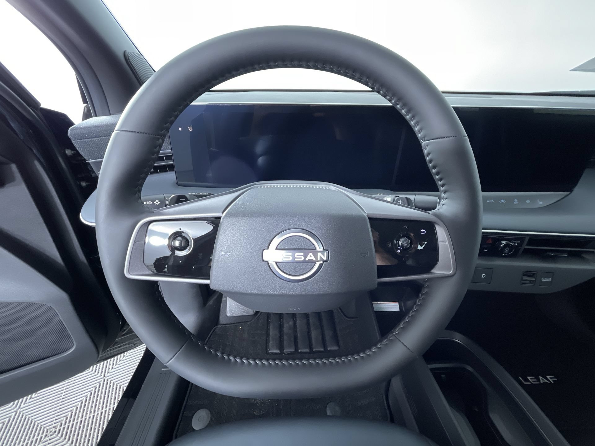 New 2026 Nissan Leaf SV+ w/ Floor Mat Package (SV+) FWD image 16