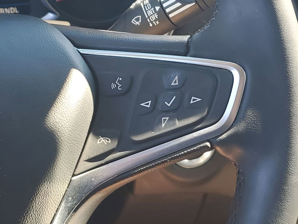 Used 2023 Chevrolet Equinox LT image 35