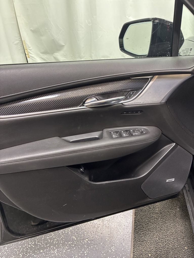 Used 2024 Cadillac XT6 Sport w/ LPO, Floor Liner Package AWD/4WD image 14