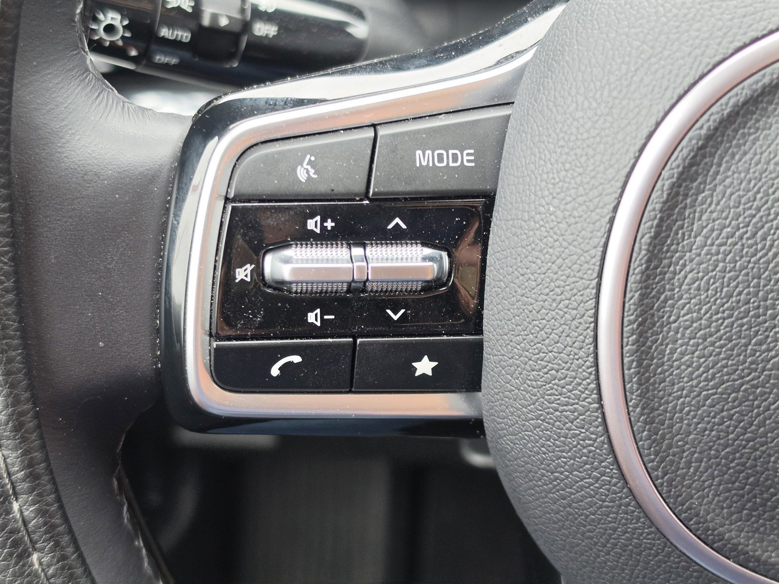 Used 2024 Kia Carnival SX Prestige FWD image 19