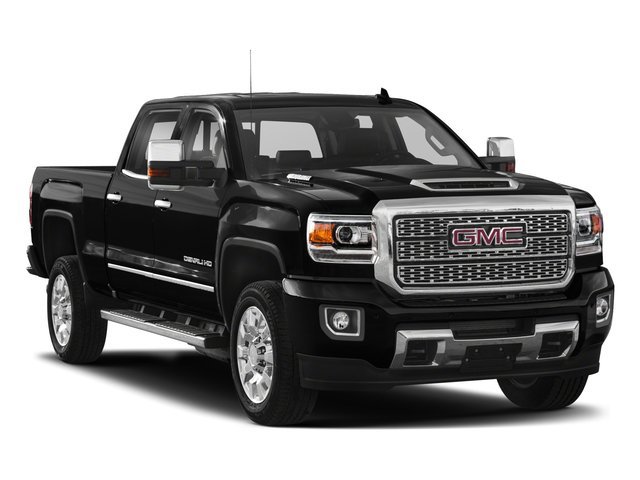 Used 2018 GMC Sierra 2500 Denali w/ Duramax Plus Package AWD/4WD image 9