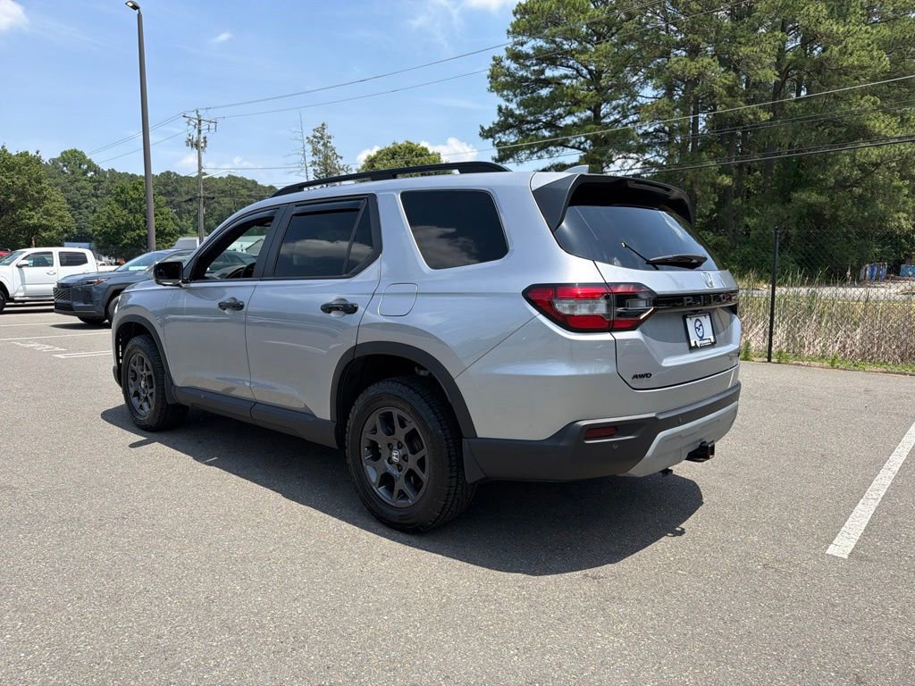 Certified 2025 Honda Pilot TrailSport image 7