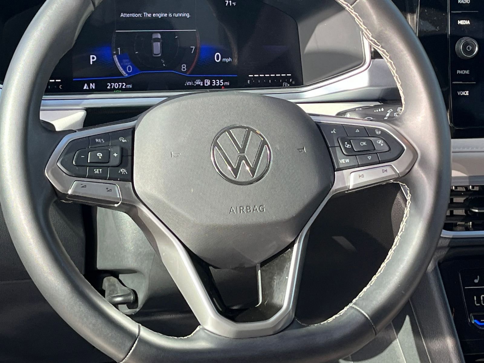 Used 2025 Volkswagen Taos SE image 29