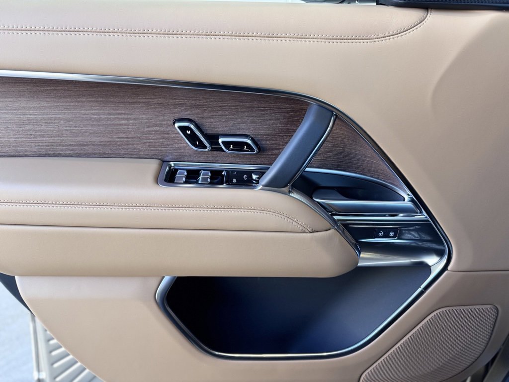 New 2026 Land Rover Range Rover SE image 27