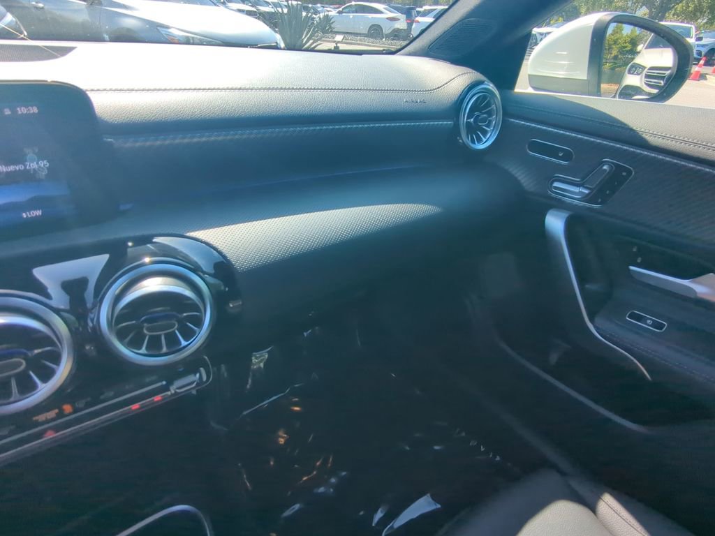 Used 2025 Mercedes-Benz CLA 250 4MATIC image 4