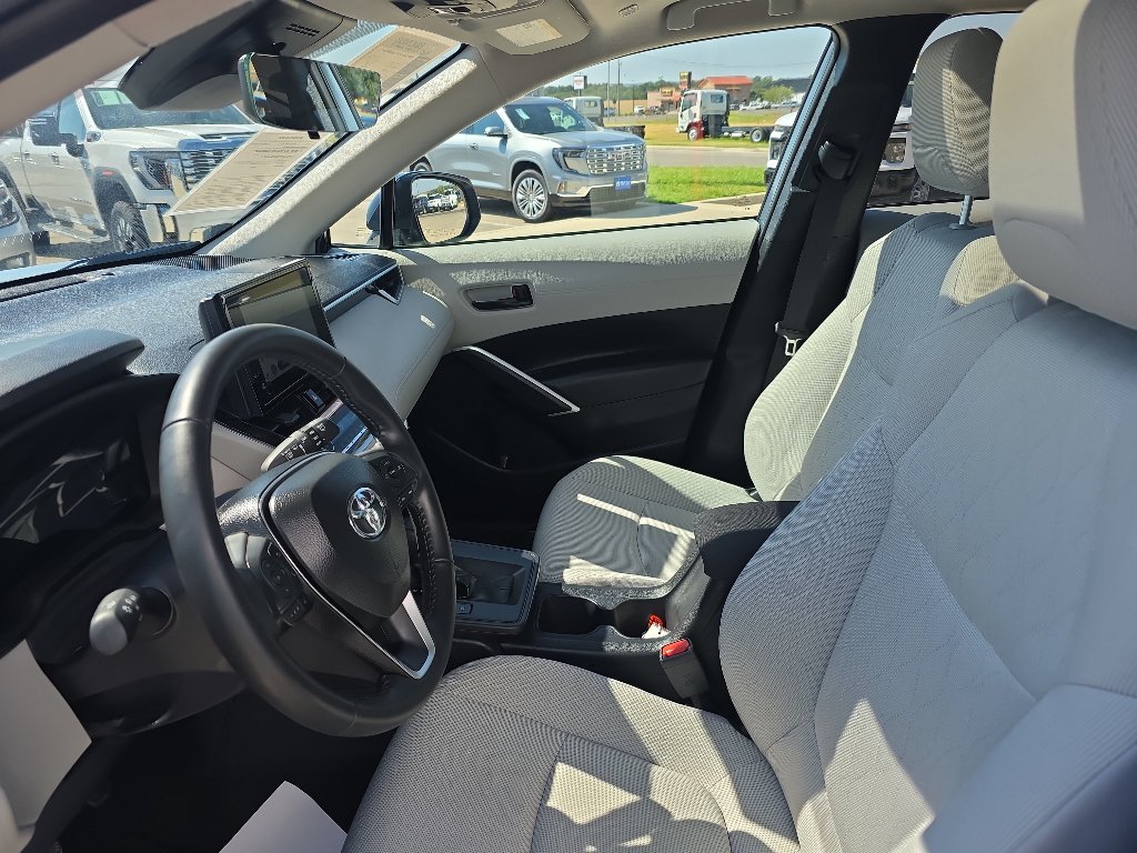 Certified 2026 Toyota Corolla Cross LE w/ Moonroof Package FWD image 6
