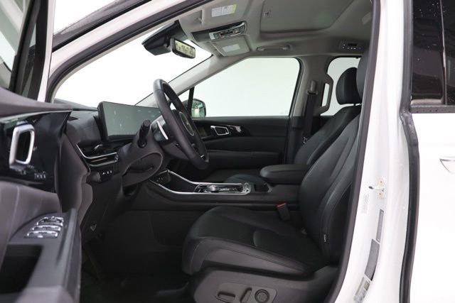 Used 2025 Kia Carnival SX Prestige FWD image 17