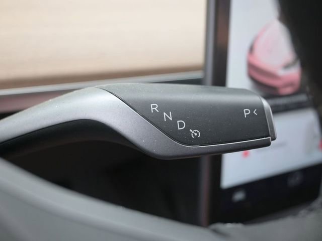 Used 2024 Tesla Model Y Performance image 23