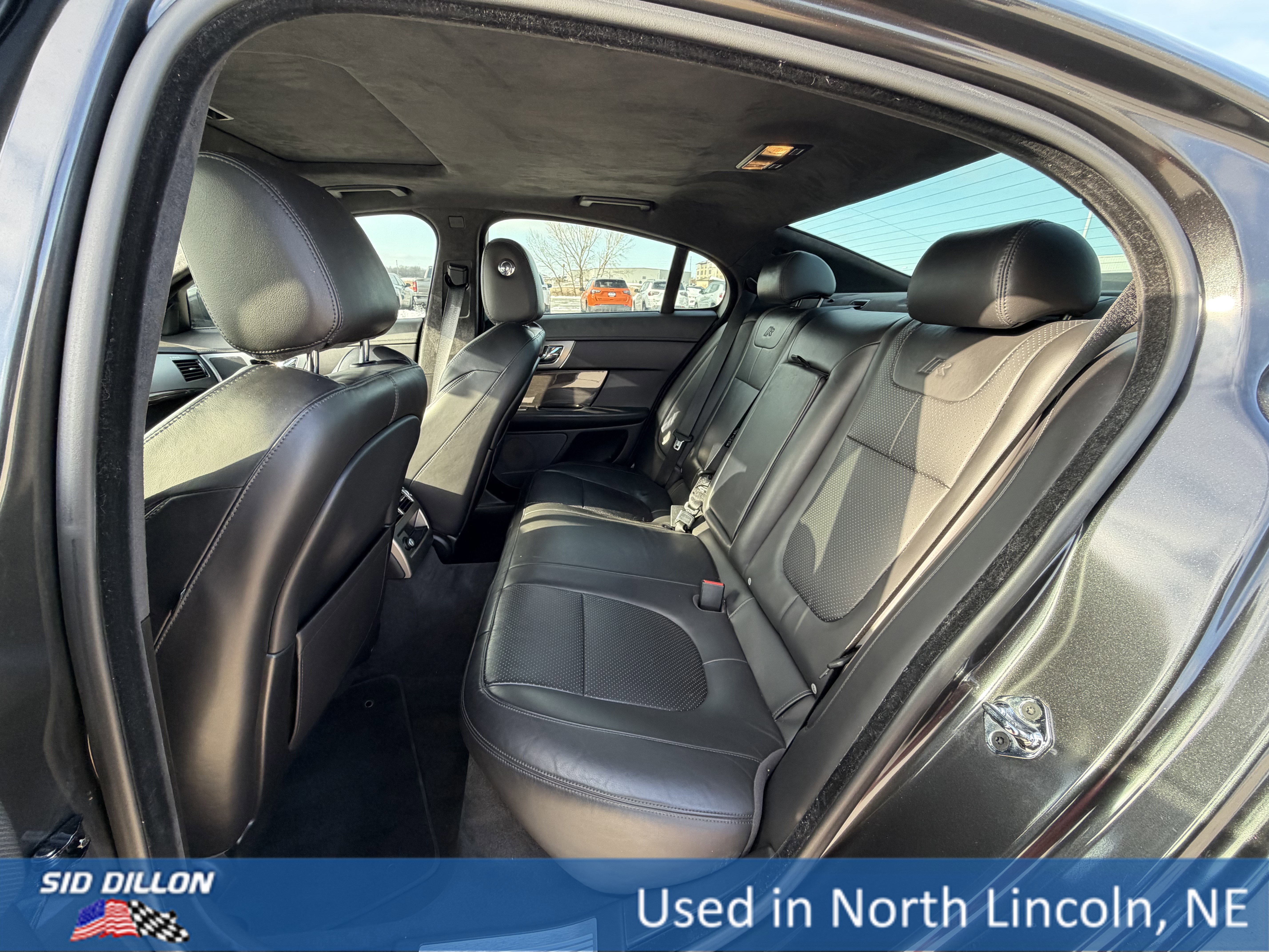 Used 2011 Jaguar XF R image 21