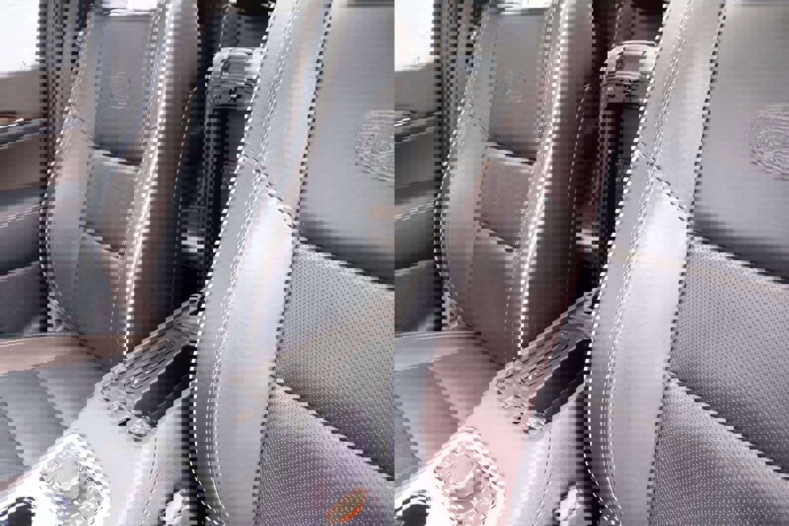 Used 2014 Jeep Grand Cherokee Overland w/ Mopar Chrome Edition Group image 10