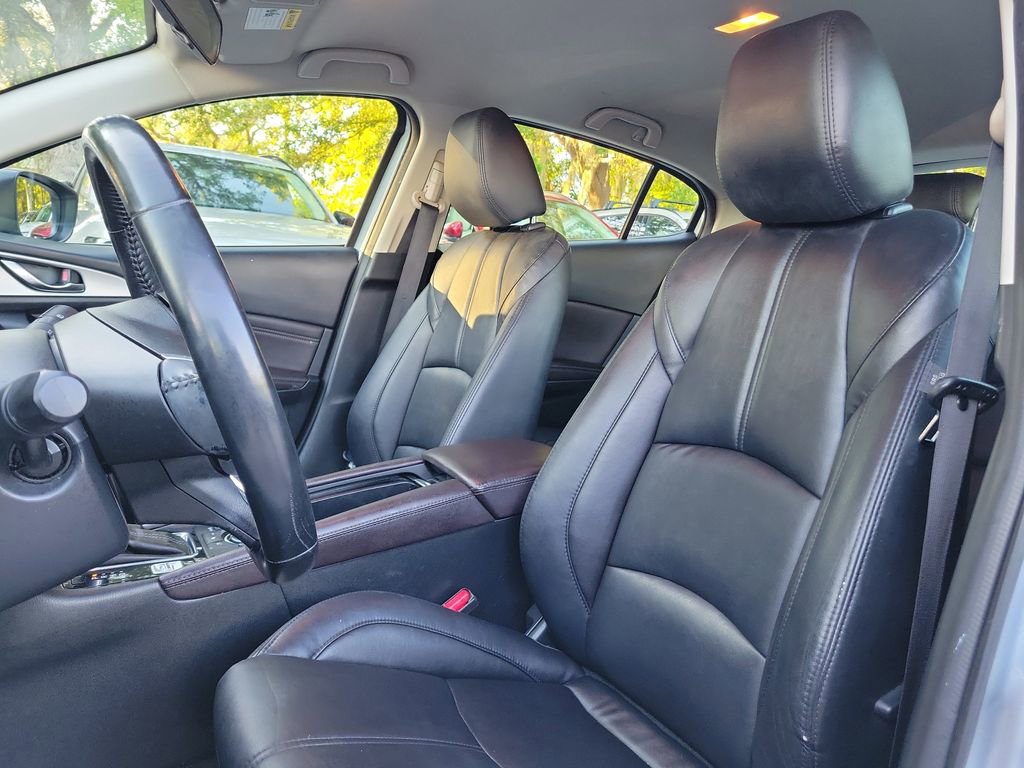 Used 2017 MAZDA MAZDA3 Touring image 16