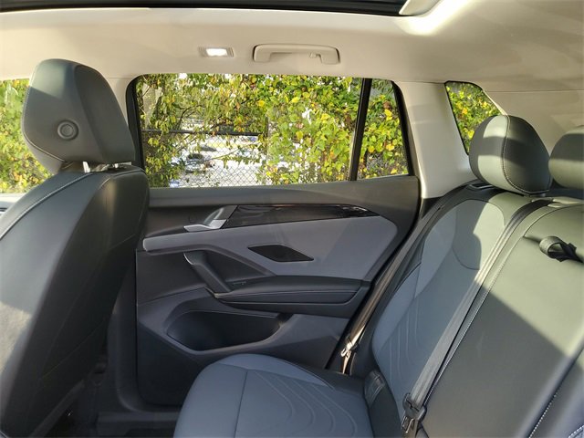 New 2026 Volkswagen Tiguan SE image 10