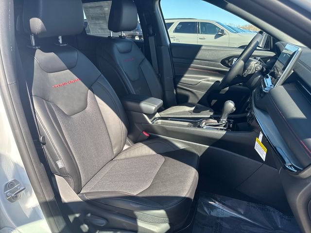 New 2026 Jeep Compass Trailhawk w/ Sun, Sound & Navigation Group image 16
