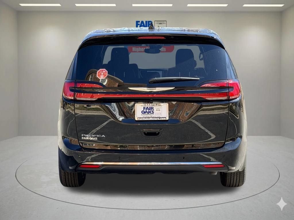New 2026 Chrysler Pacifica Select FWD image 7