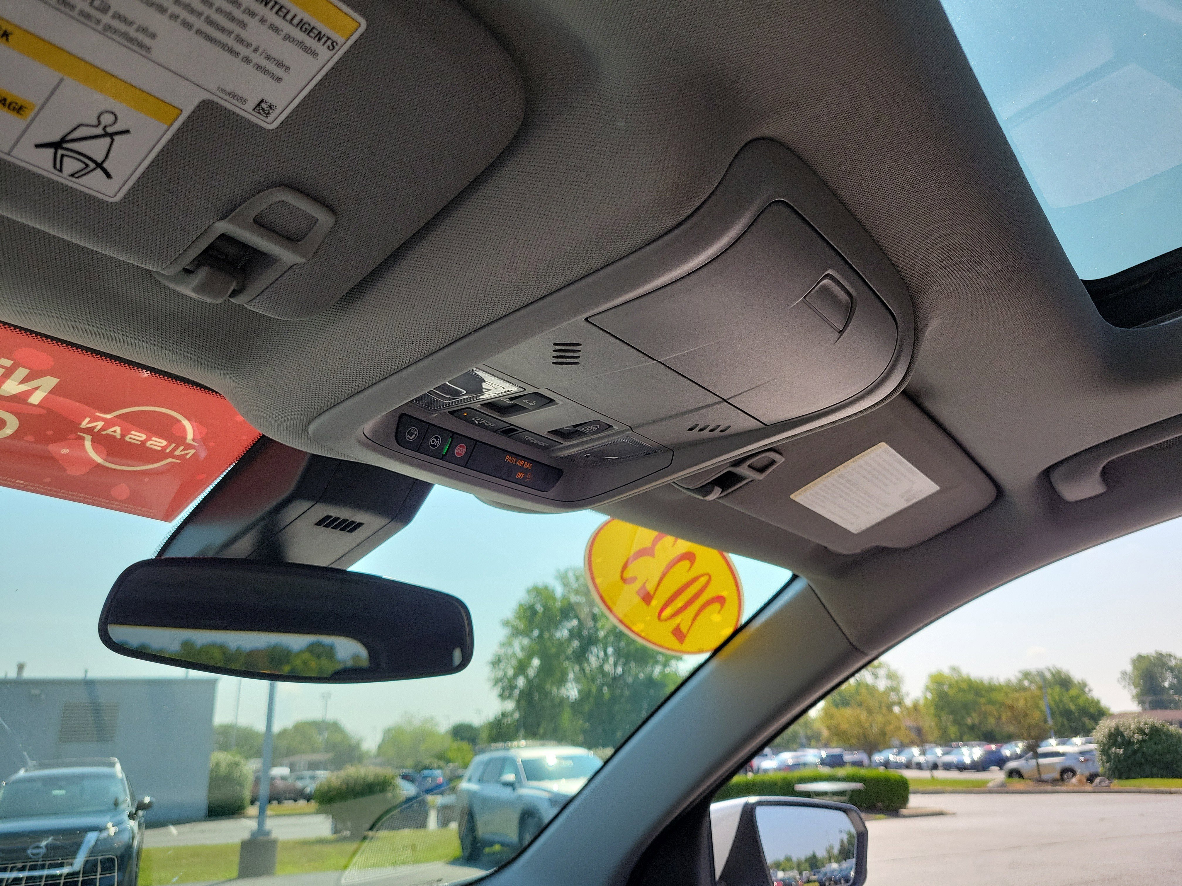 Used 2023 Chevrolet Equinox LT image 30