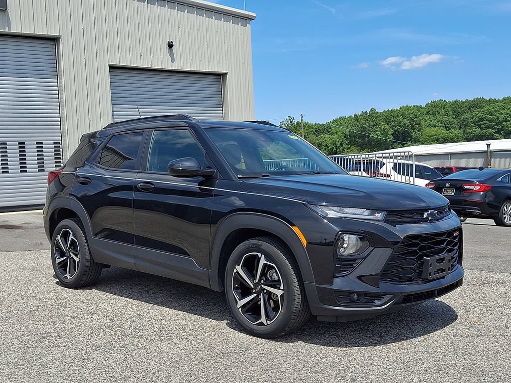 Used 2022 Chevrolet TrailBlazer RS FWD image 1
