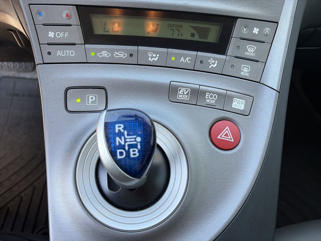 Used 2015 Toyota Prius Four FWD image 26